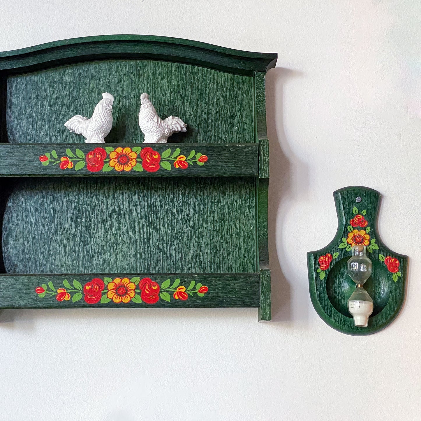 Regal: Gewürzregal im DDR-Stil mit handgemaltem Blumenmuster - Original