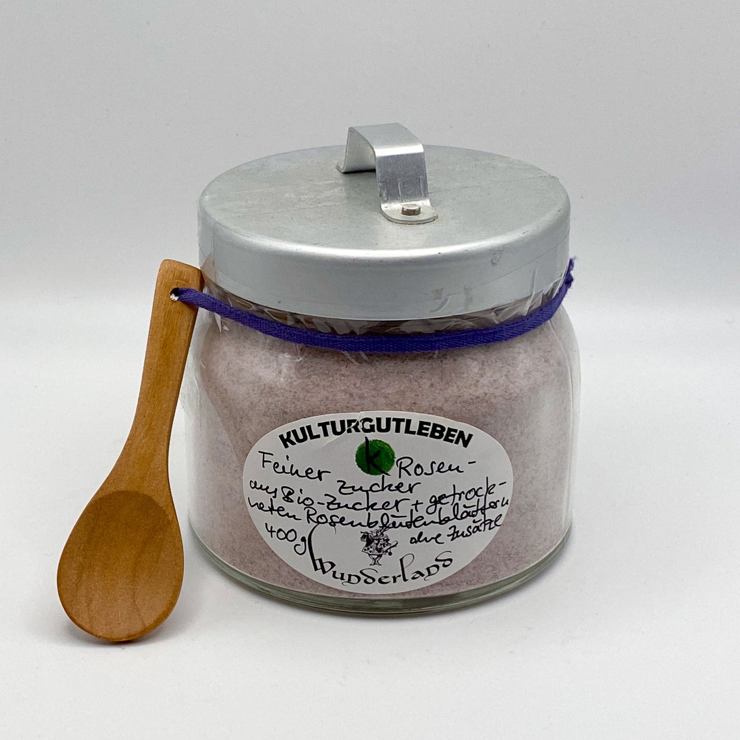 Zucker: Bio-Rosenzucker im Glas mit Holzlöffel - ein Sinnesgenuss!