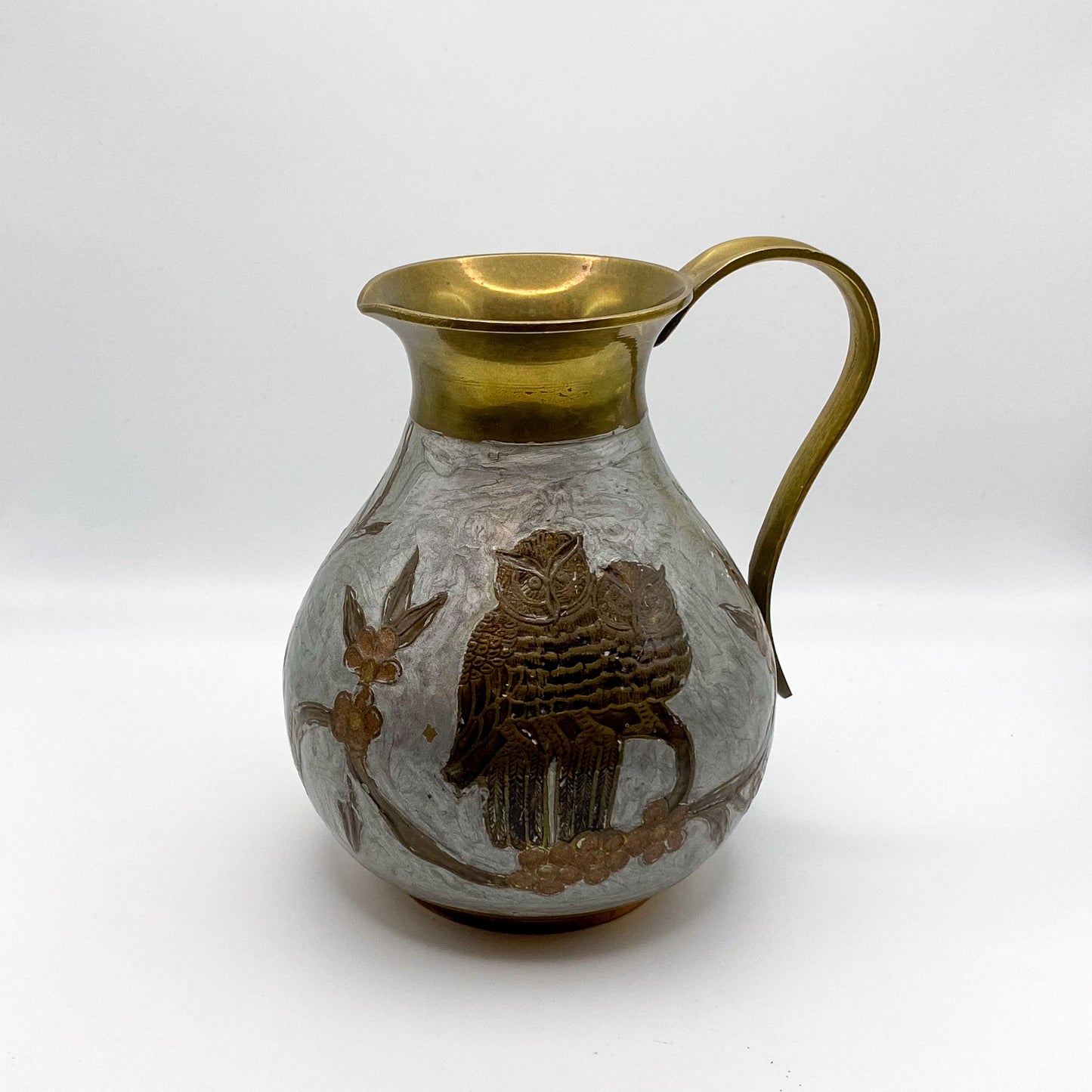 Teller: Emaillierter Messing-Wandteller mit handbemaltem Eulenmotiv - Passende Vase verfügbar