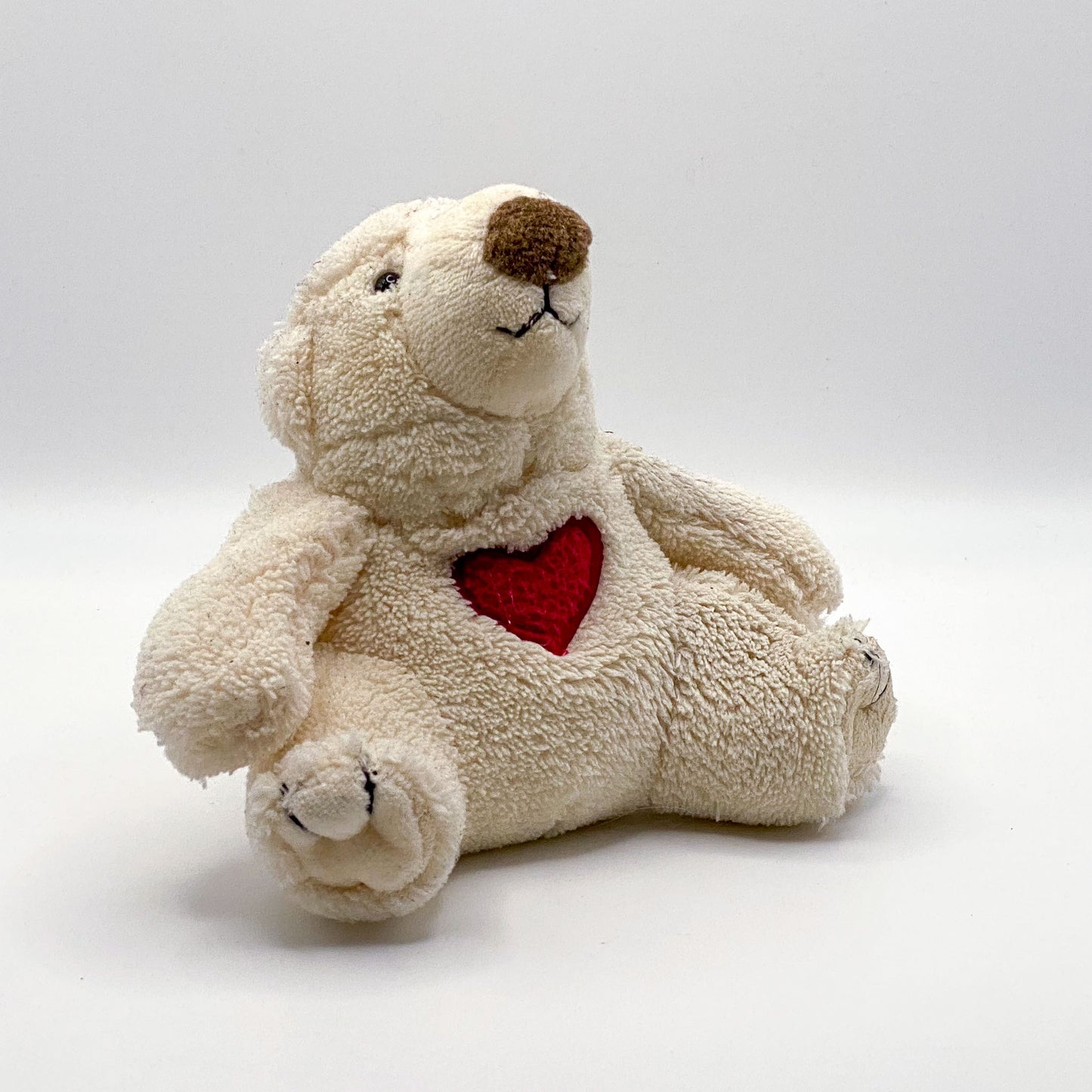 Stofftier: Kleiner Eisbär mit großem Herzen