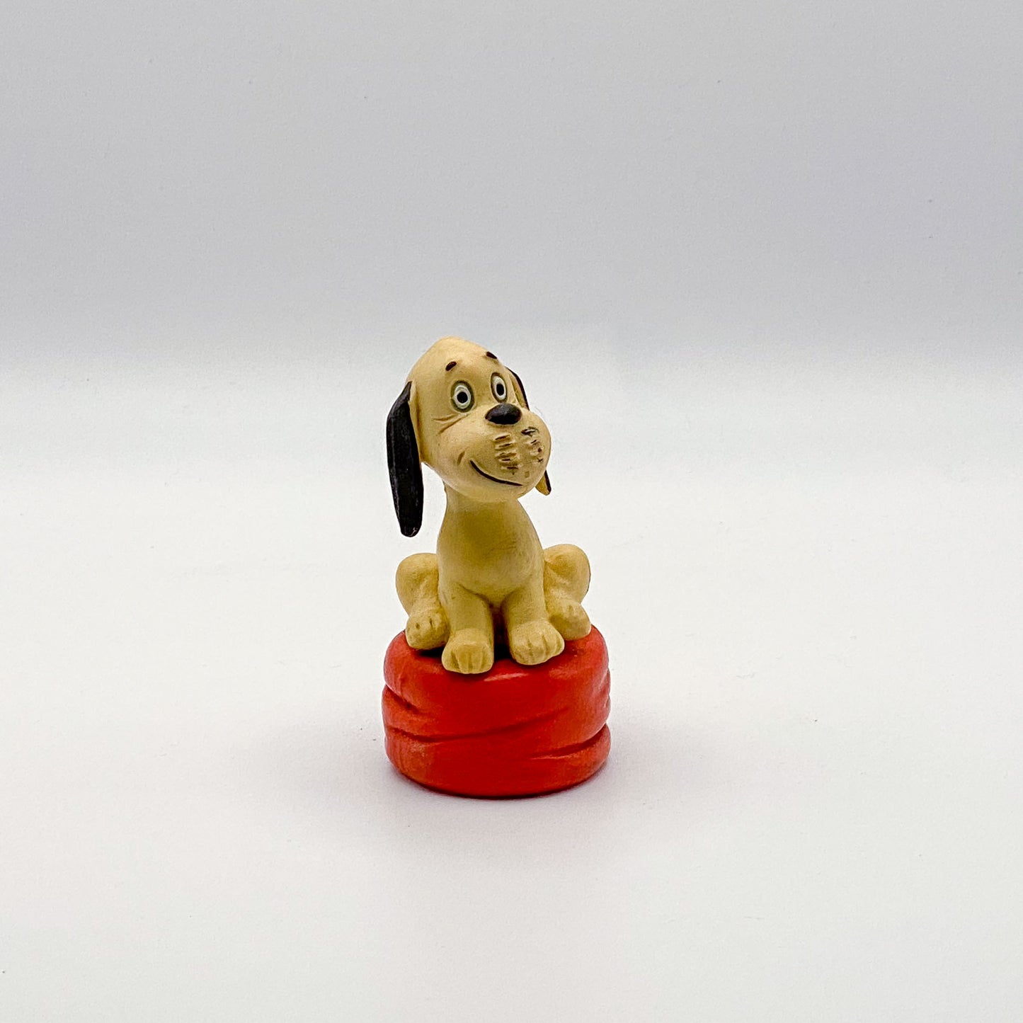 Figur: "Wum" – Loriots liebenswerte Hundepersönlichkeit zum Sammeln
