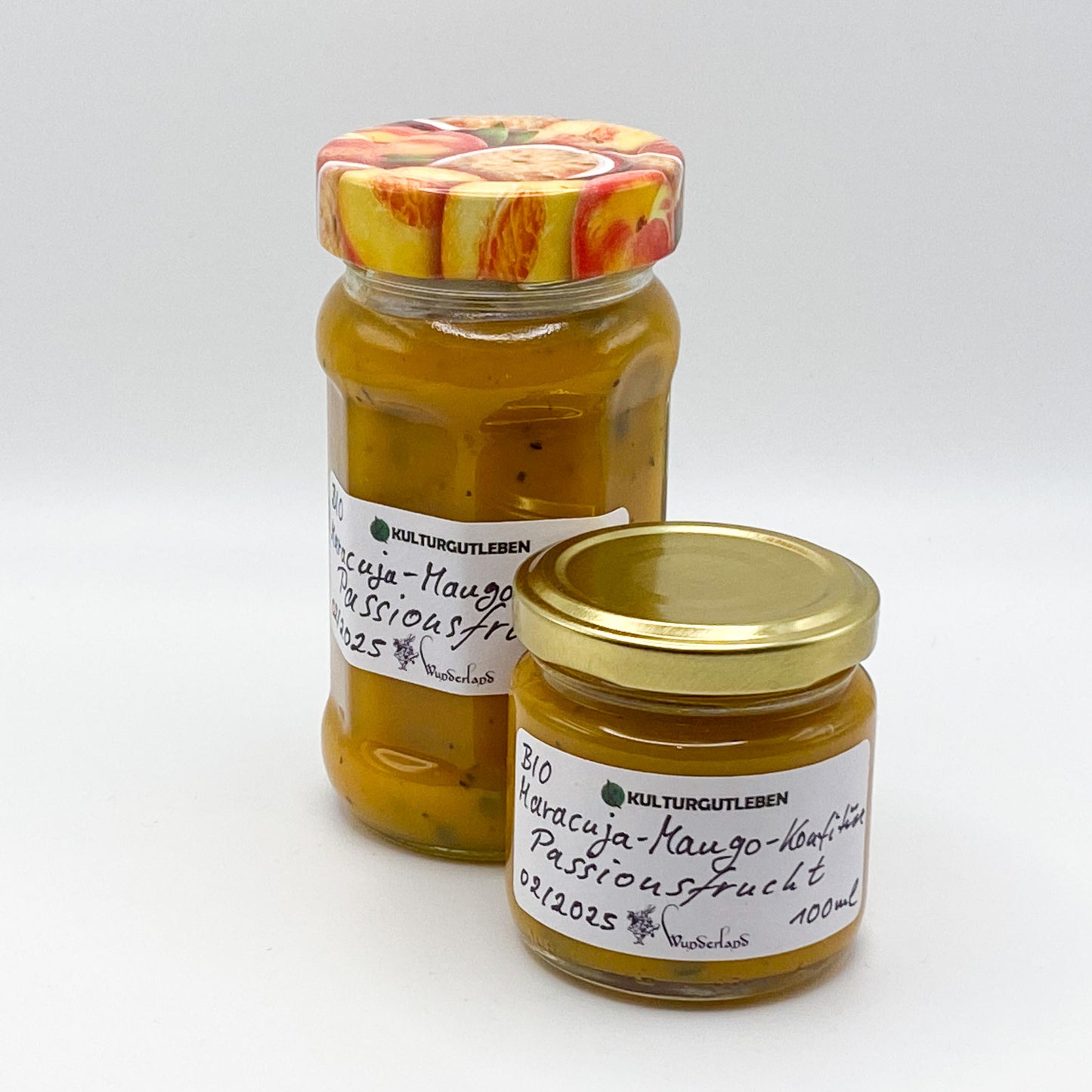 Konfitüre: Bio Maracuja-Mango mit einem Hauch Vanille - was für eine Geschmacksexplosion!