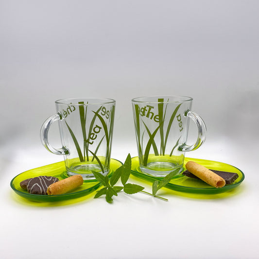 Becher-Set: Glas-Becher "Green Tea Vibe" mit Unterteller – Zeitloses Design trifft frische Farbnuancen - 2er Set